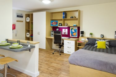 Platinum Plus Studio at Quebec House, 1 Cromwell Road, Kingston upon Thames, Kingston, KT26BJ - Image 1